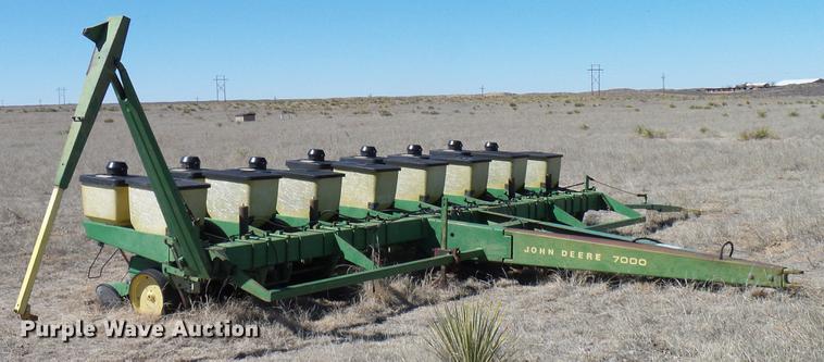 image for item DD6019 John Deere 7000 planter