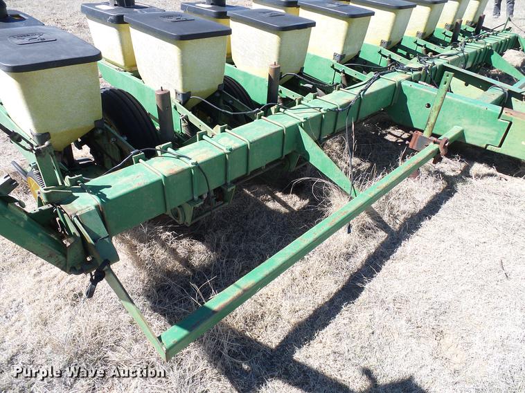 image for item DD6019 John Deere 7000 planter