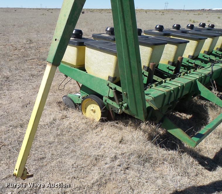 image for item DD6019 John Deere 7000 planter