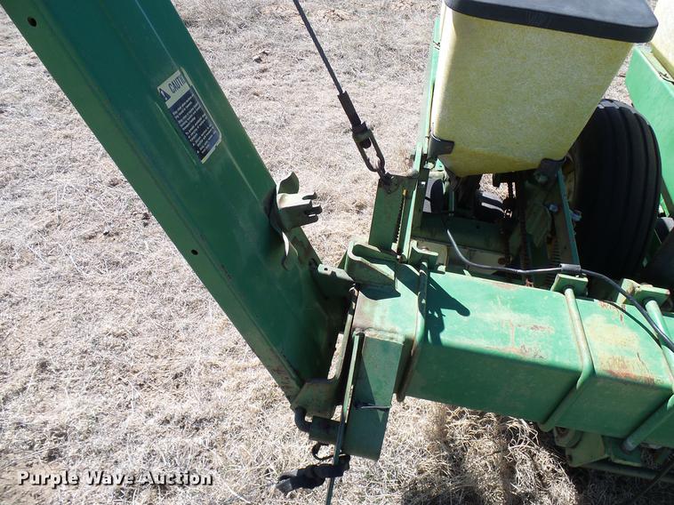 image for item DD6019 John Deere 7000 planter
