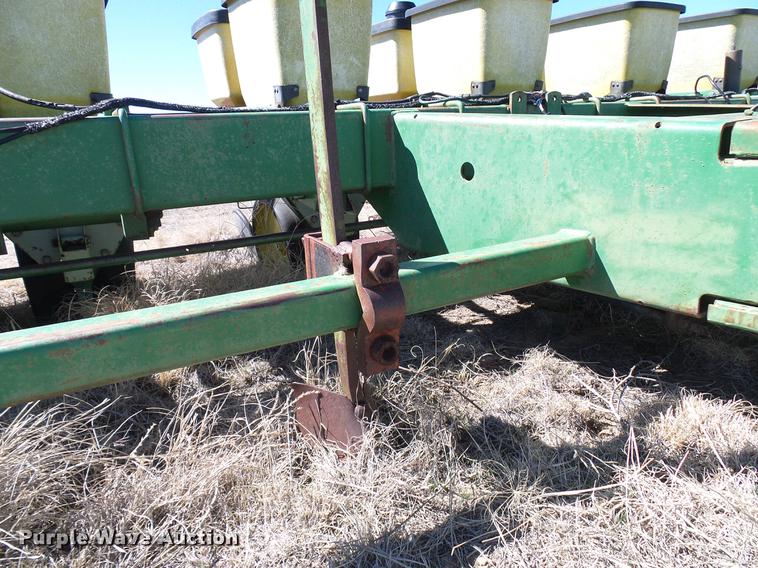 image for item DD6019 John Deere 7000 planter