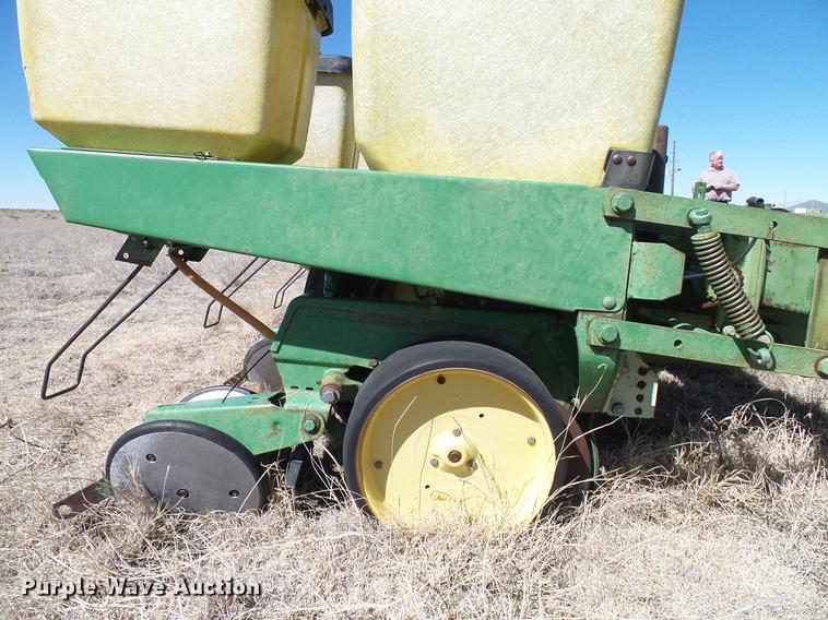 image for item DD6019 John Deere 7000 planter
