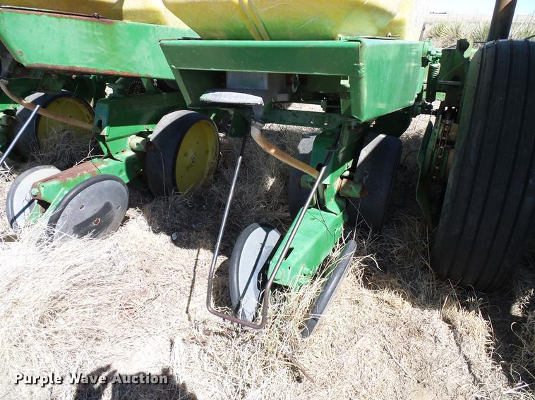 image for item DD6019 John Deere 7000 planter