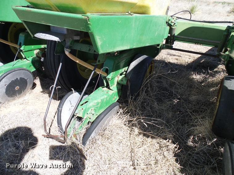 image for item DD6019 John Deere 7000 planter