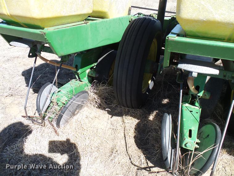image for item DD6019 John Deere 7000 planter