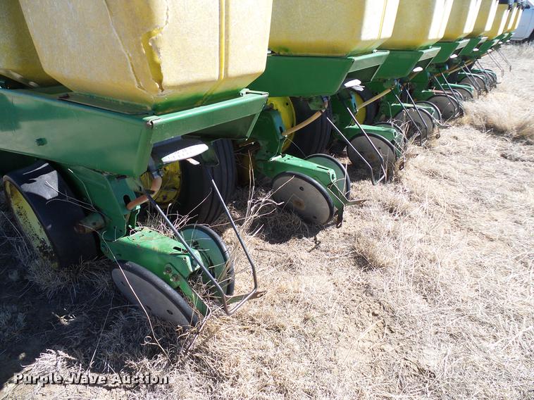 image for item DD6019 John Deere 7000 planter