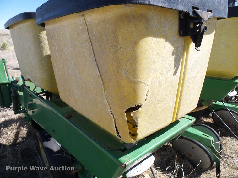 image for item DD6019 John Deere 7000 planter