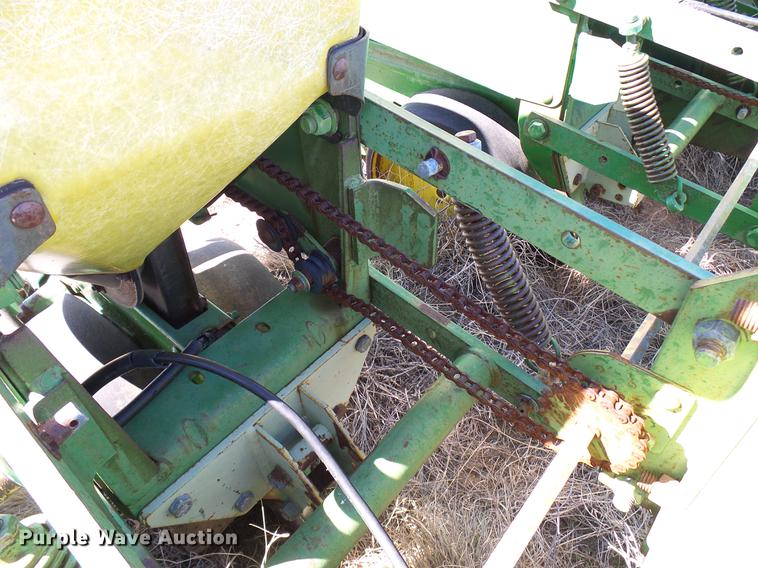 image for item DD6019 John Deere 7000 planter