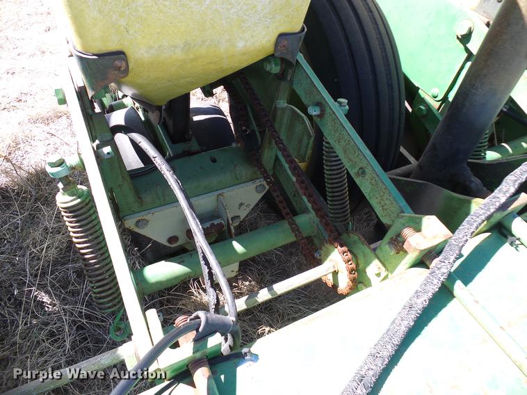 image for item DD6019 John Deere 7000 planter