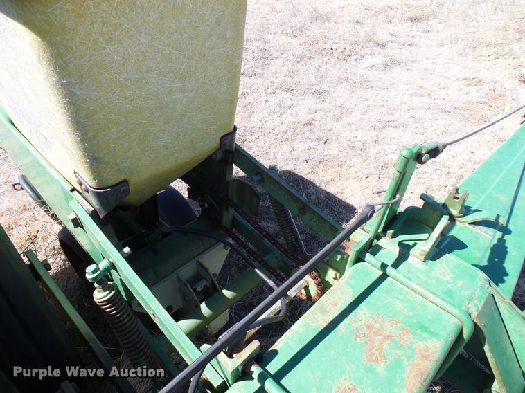 image for item DD6019 John Deere 7000 planter