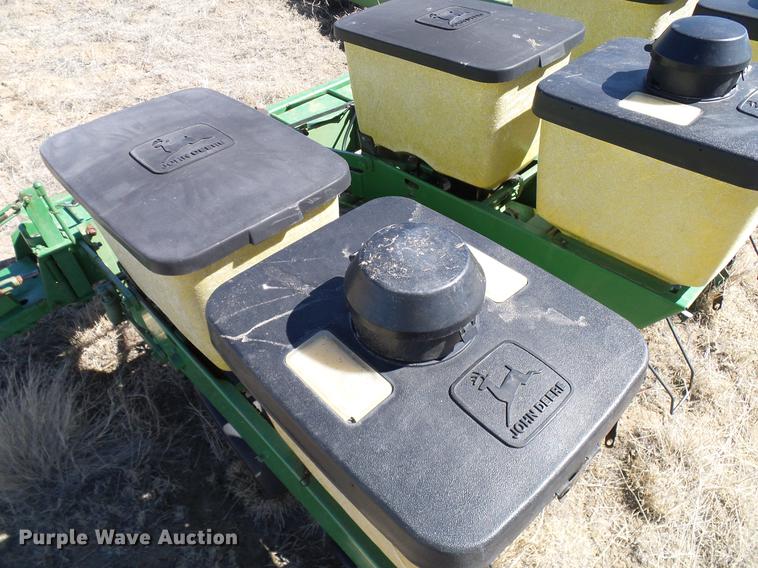 image for item DD6019 John Deere 7000 planter