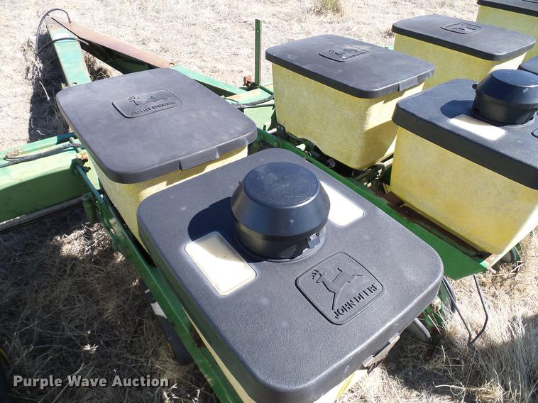 image for item DD6019 John Deere 7000 planter