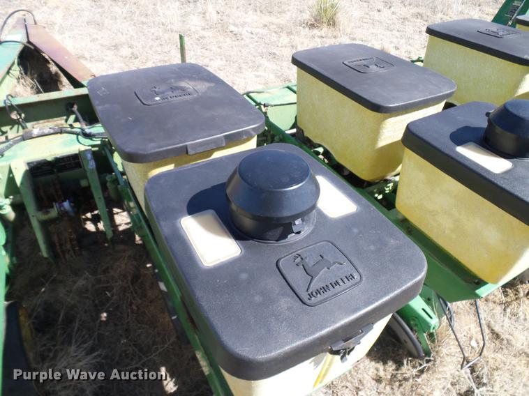 image for item DD6019 John Deere 7000 planter