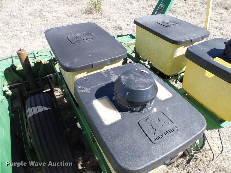 image for item DD6019 John Deere 7000 planter