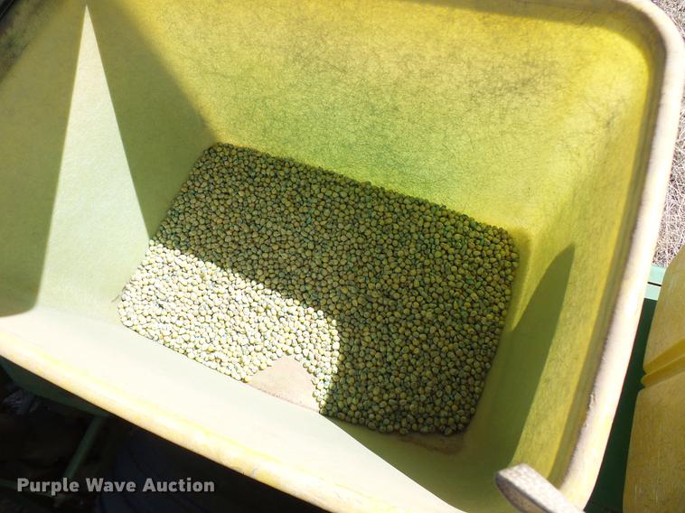 image for item DD6019 John Deere 7000 planter