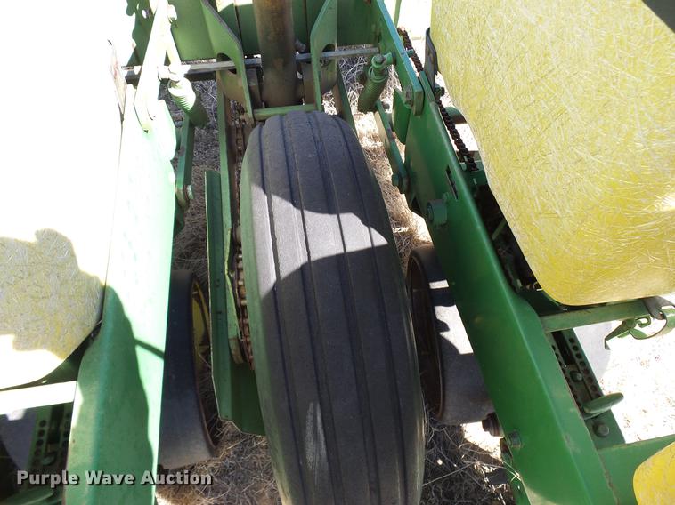 image for item DD6019 John Deere 7000 planter