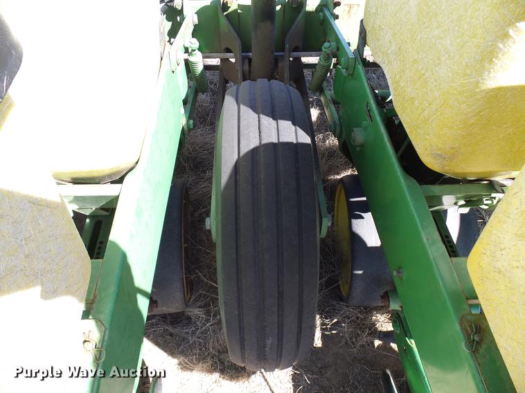 image for item DD6019 John Deere 7000 planter