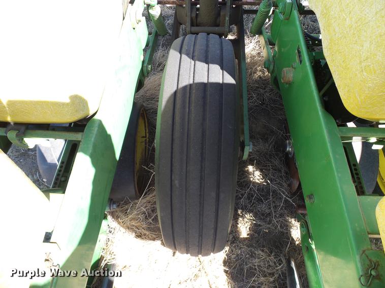 image for item DD6019 John Deere 7000 planter