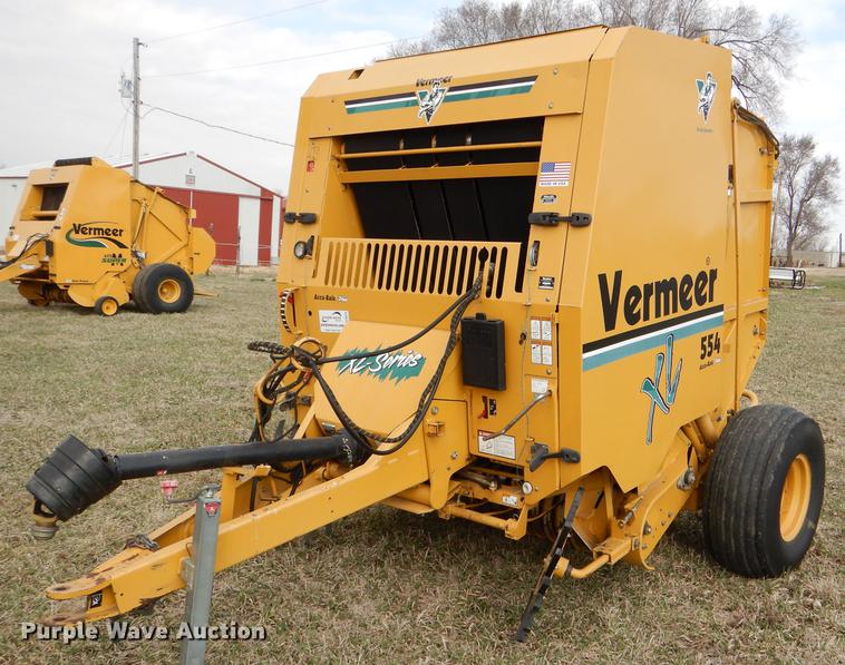 image for item DE0076 2005 Vermeer 554XL Accu-Bale Plus round baler