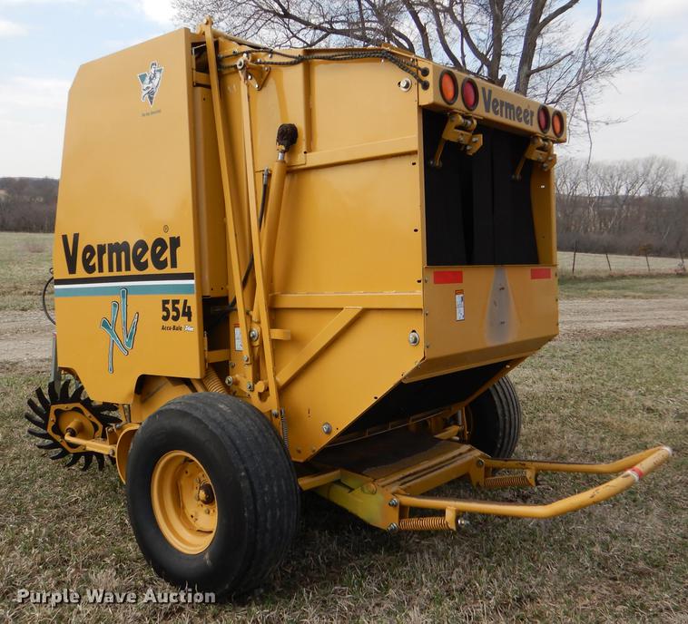 image for item DE0076 2005 Vermeer 554XL Accu-Bale Plus round baler