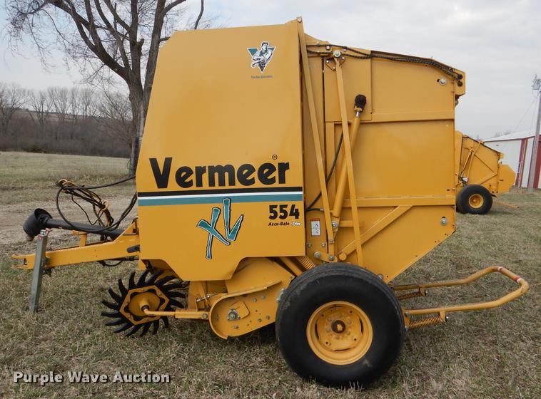 image for item DE0076 2005 Vermeer 554XL Accu-Bale Plus round baler