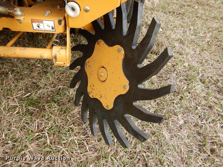 image for item DE0076 2005 Vermeer 554XL Accu-Bale Plus round baler