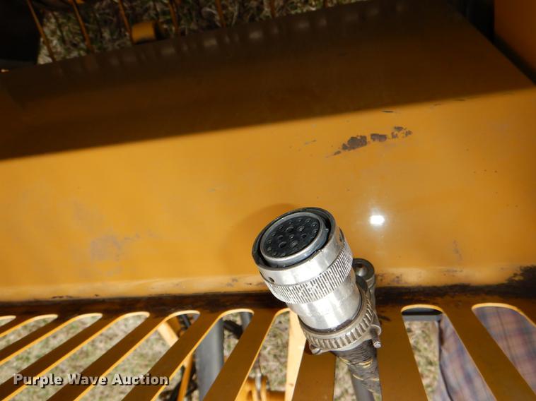 image for item DE0076 2005 Vermeer 554XL Accu-Bale Plus round baler