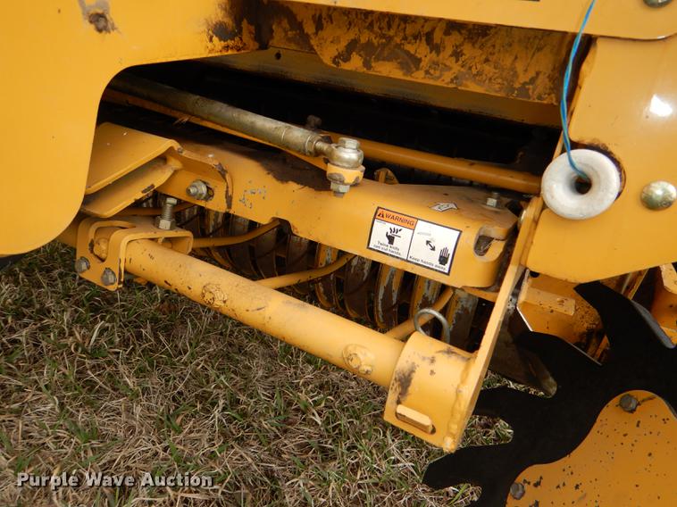 image for item DE0076 2005 Vermeer 554XL Accu-Bale Plus round baler