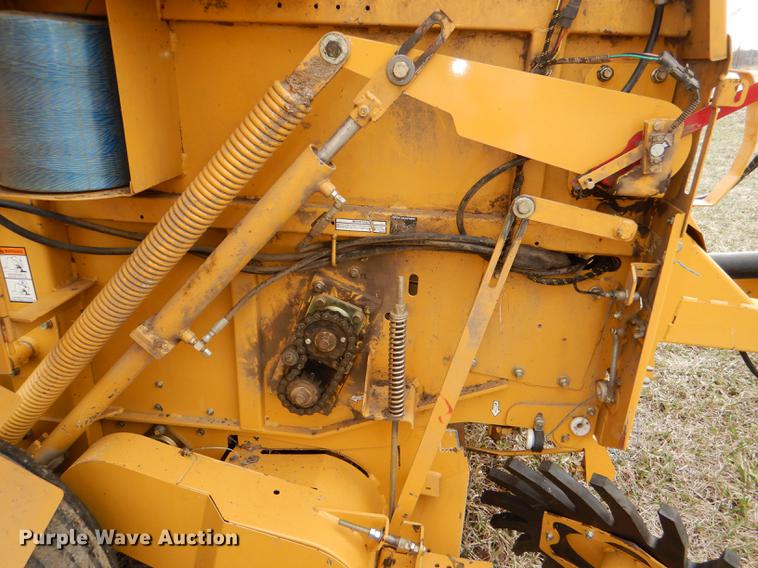 image for item DE0076 2005 Vermeer 554XL Accu-Bale Plus round baler
