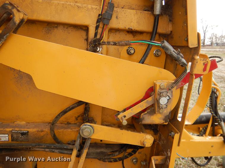 image for item DE0076 2005 Vermeer 554XL Accu-Bale Plus round baler