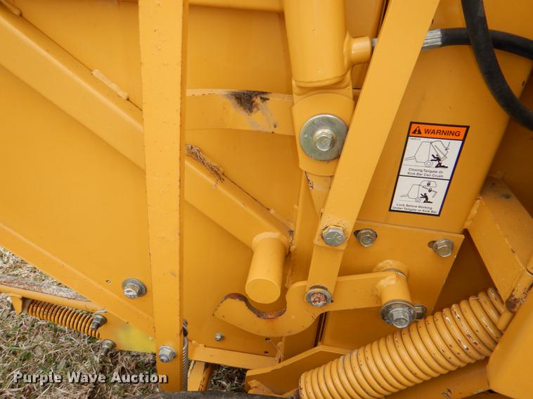 image for item DE0076 2005 Vermeer 554XL Accu-Bale Plus round baler