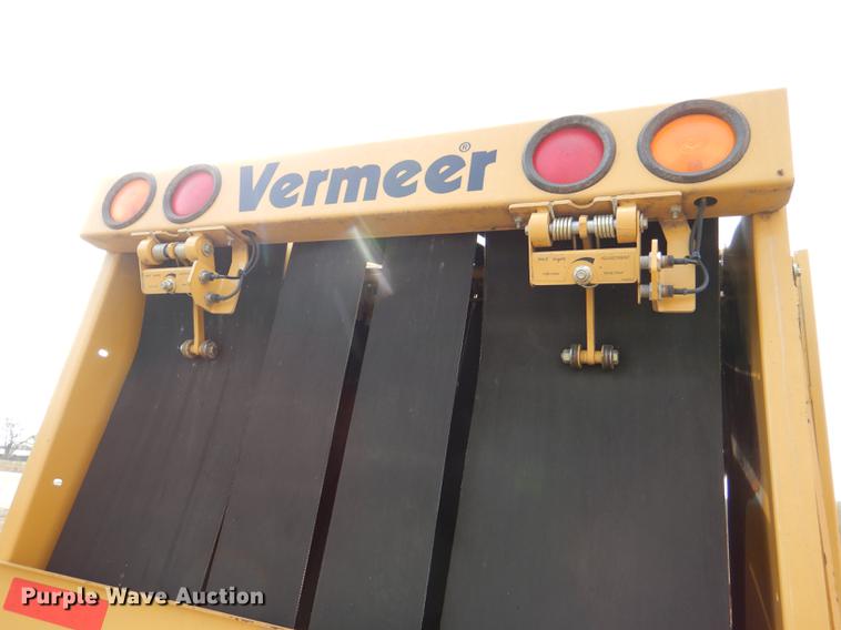 image for item DE0076 2005 Vermeer 554XL Accu-Bale Plus round baler