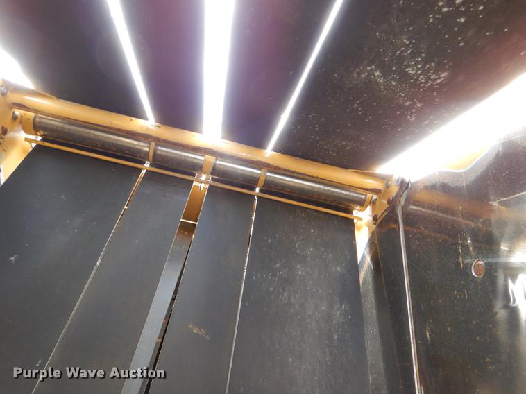 image for item DE0076 2005 Vermeer 554XL Accu-Bale Plus round baler