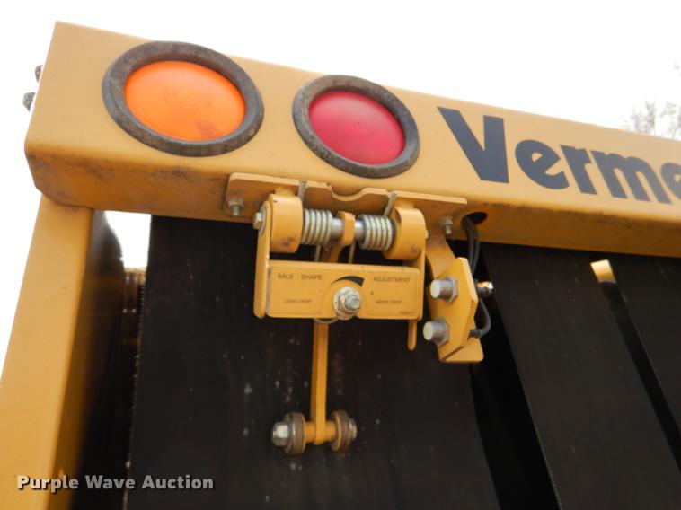 image for item DE0076 2005 Vermeer 554XL Accu-Bale Plus round baler