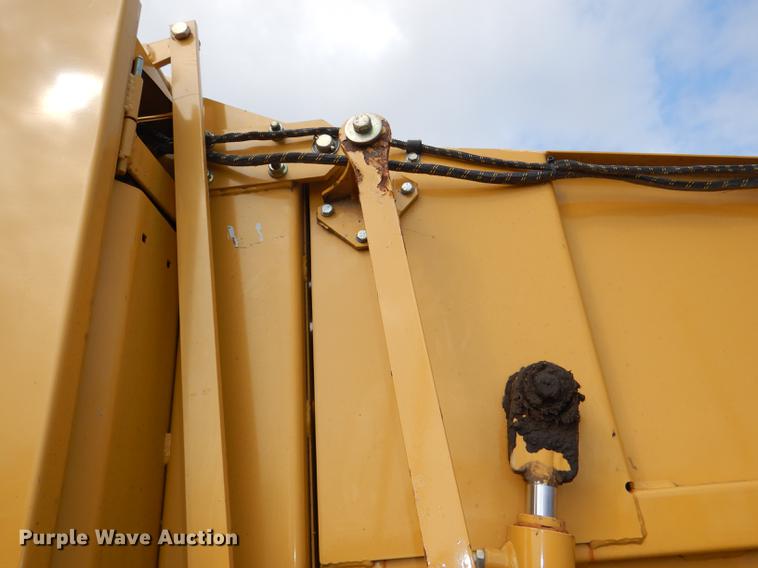 image for item DE0076 2005 Vermeer 554XL Accu-Bale Plus round baler