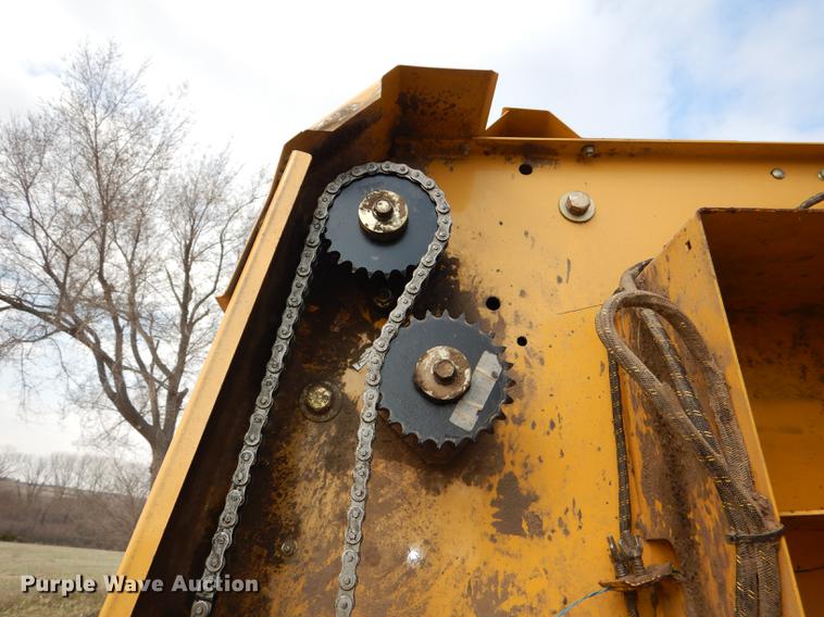 image for item DE0076 2005 Vermeer 554XL Accu-Bale Plus round baler