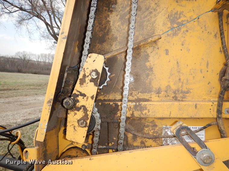 image for item DE0076 2005 Vermeer 554XL Accu-Bale Plus round baler