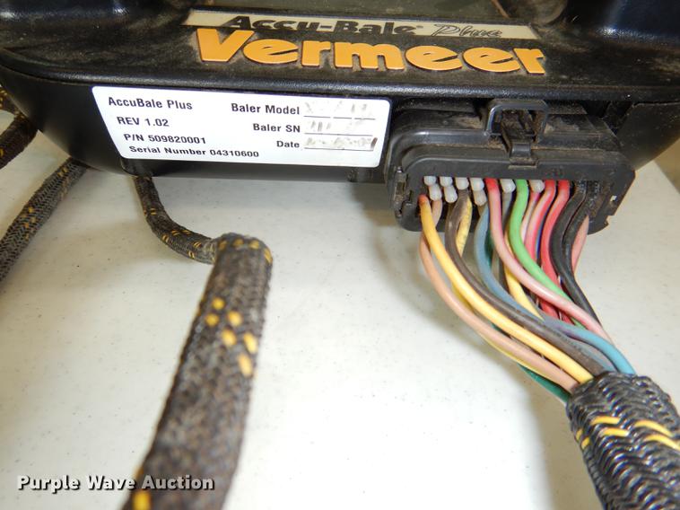 image for item DE0076 2005 Vermeer 554XL Accu-Bale Plus round baler