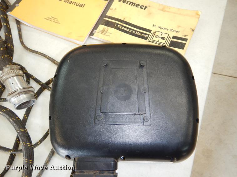 image for item DE0076 2005 Vermeer 554XL Accu-Bale Plus round baler