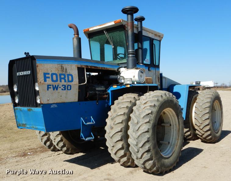 image for item DE6076 1977 Ford FW30 4WD tractor