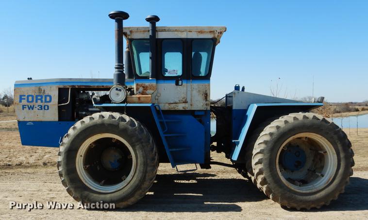 image for item DE6076 1977 Ford FW30 4WD tractor