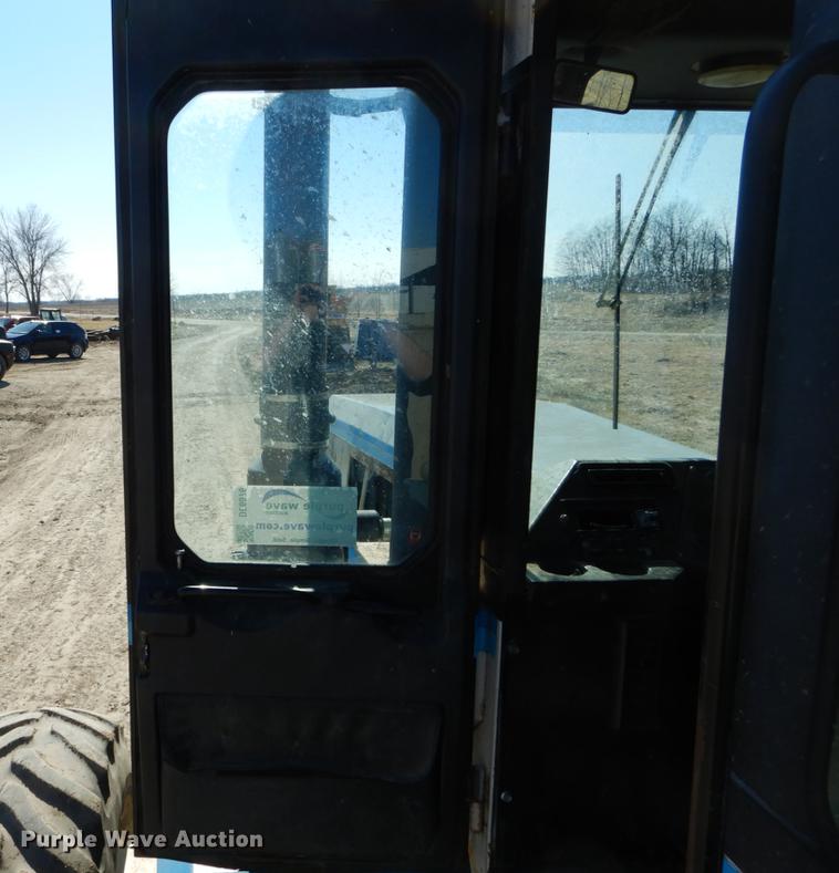 image for item DE6076 1977 Ford FW30 4WD tractor