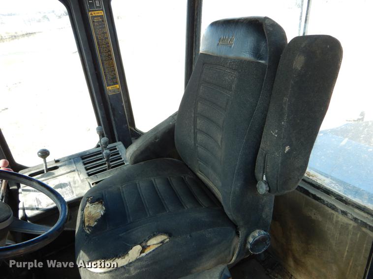 image for item DE6076 1977 Ford FW30 4WD tractor