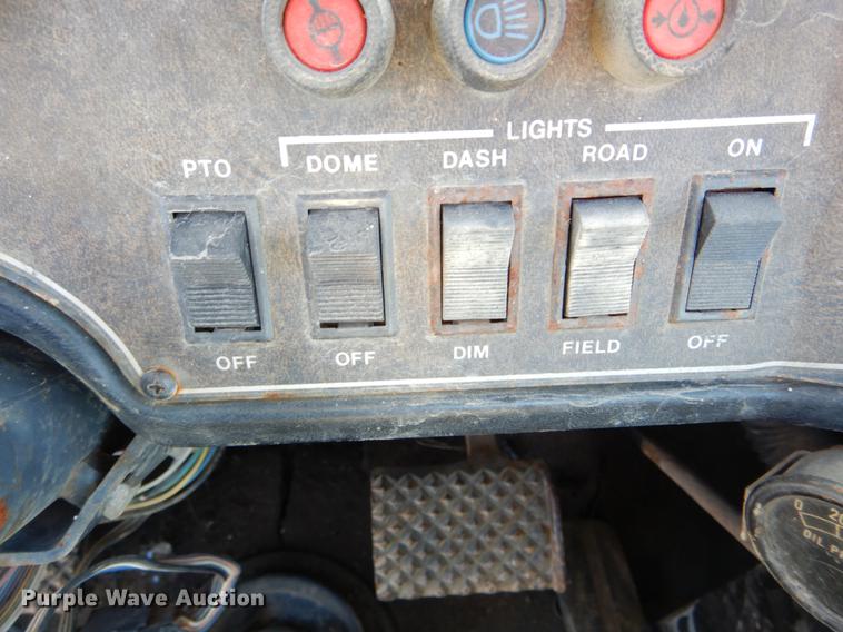 image for item DE6076 1977 Ford FW30 4WD tractor