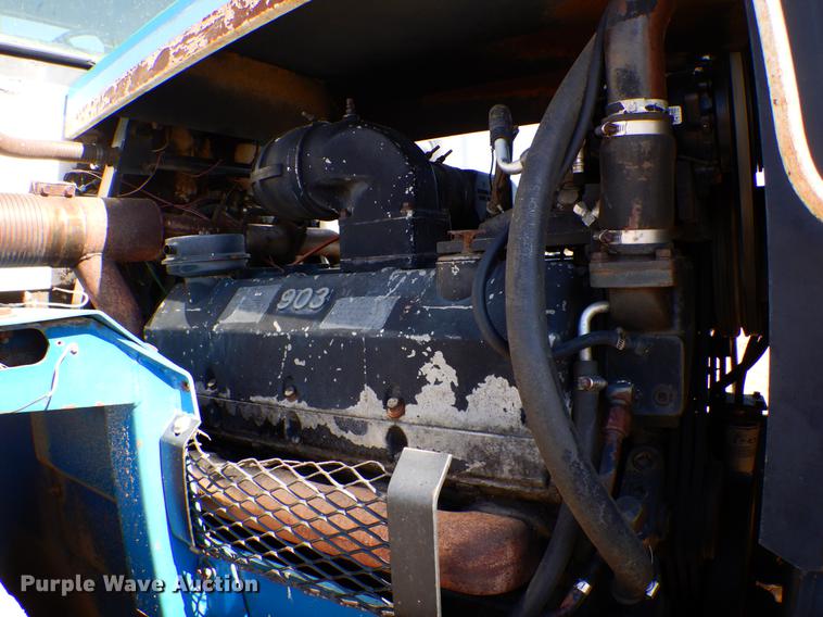 image for item DE6076 1977 Ford FW30 4WD tractor