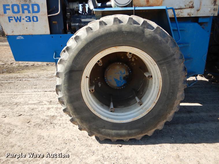 image for item DE6076 1977 Ford FW30 4WD tractor