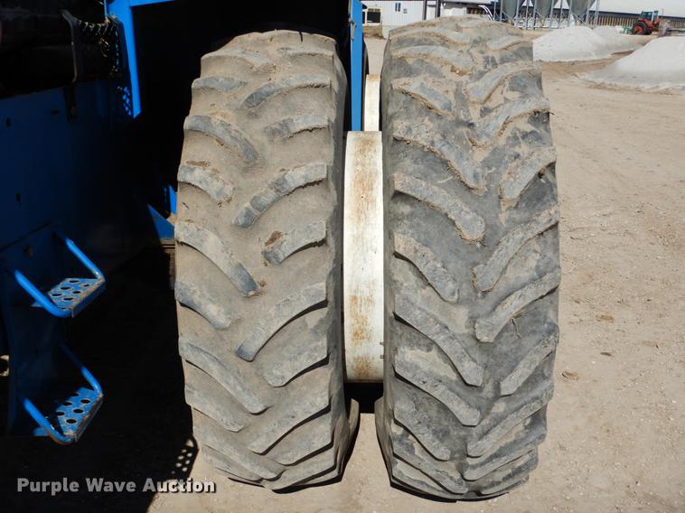 image for item DE6076 1977 Ford FW30 4WD tractor