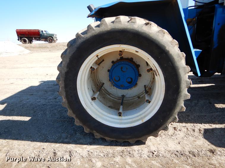 image for item DE6076 1977 Ford FW30 4WD tractor