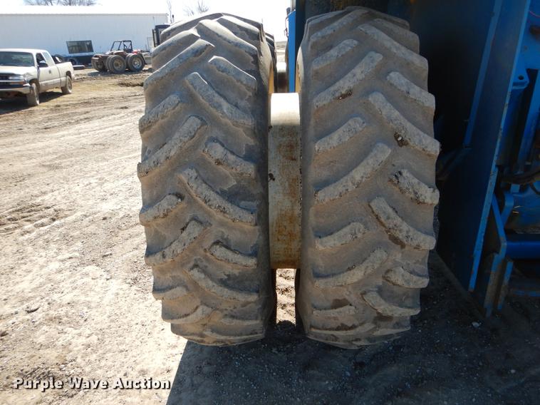 image for item DE6076 1977 Ford FW30 4WD tractor