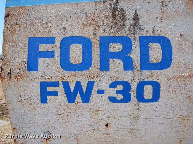 image for item DE6076 1977 Ford FW30 4WD tractor